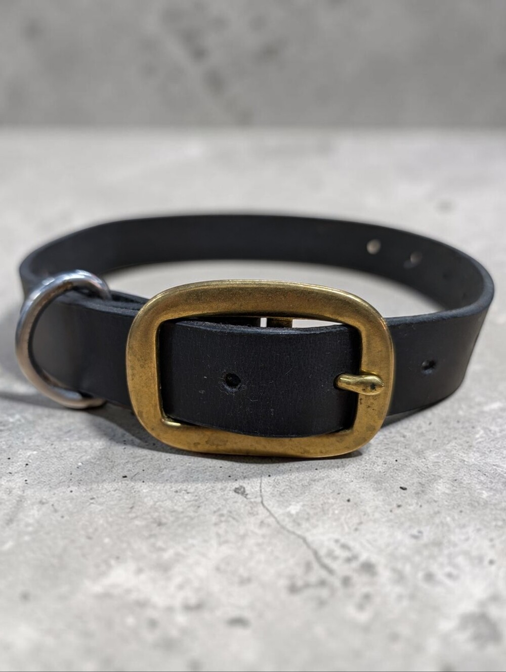 Brand New Handcrafted Water Buffalo Leather Dog Collar (12"-20") – 1" Wide